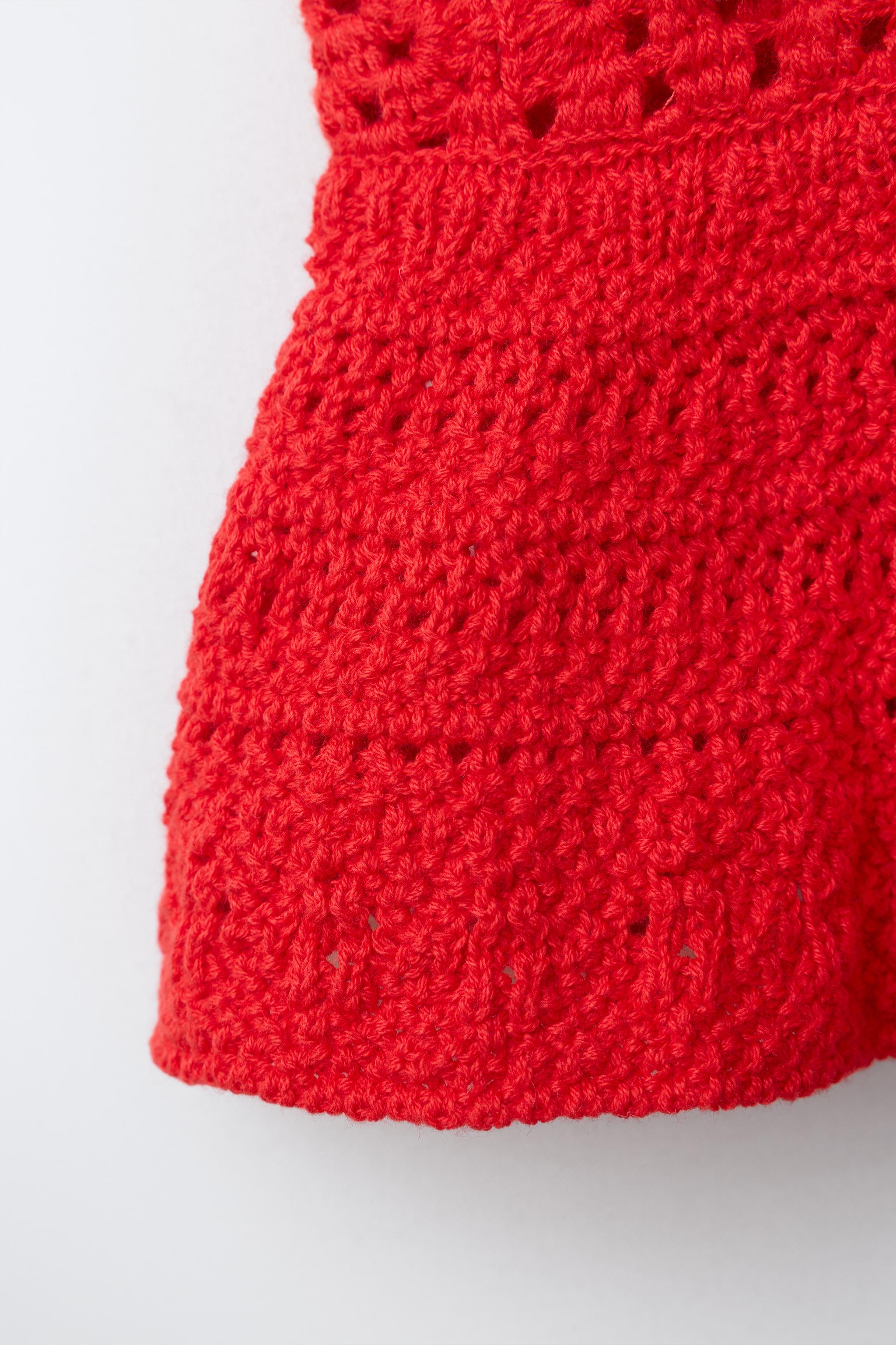 TOP EN CROCHET À FLEURS